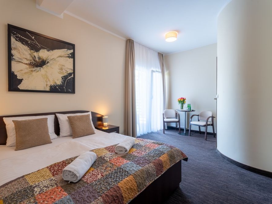 cropped-park-poniwiec-resort-pokoje-37570-1-10